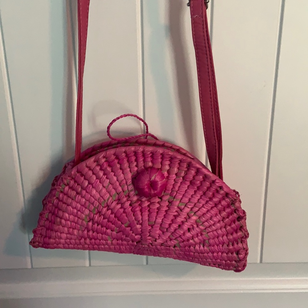 Ladies straw handbag